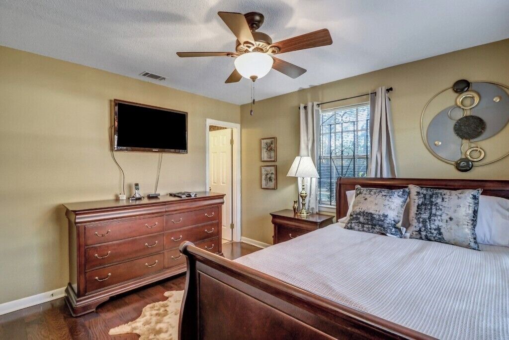 Photo of Bedroom in Midtown
