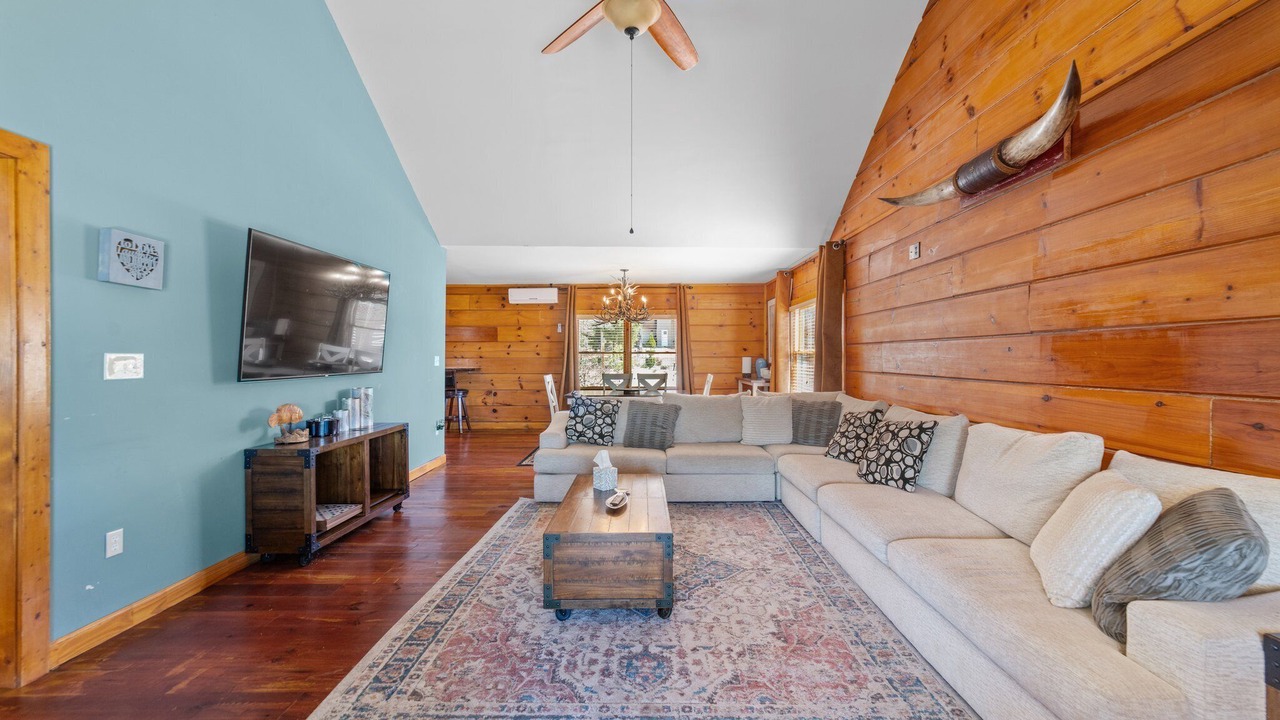 Photo of Livingroom in Southmont
