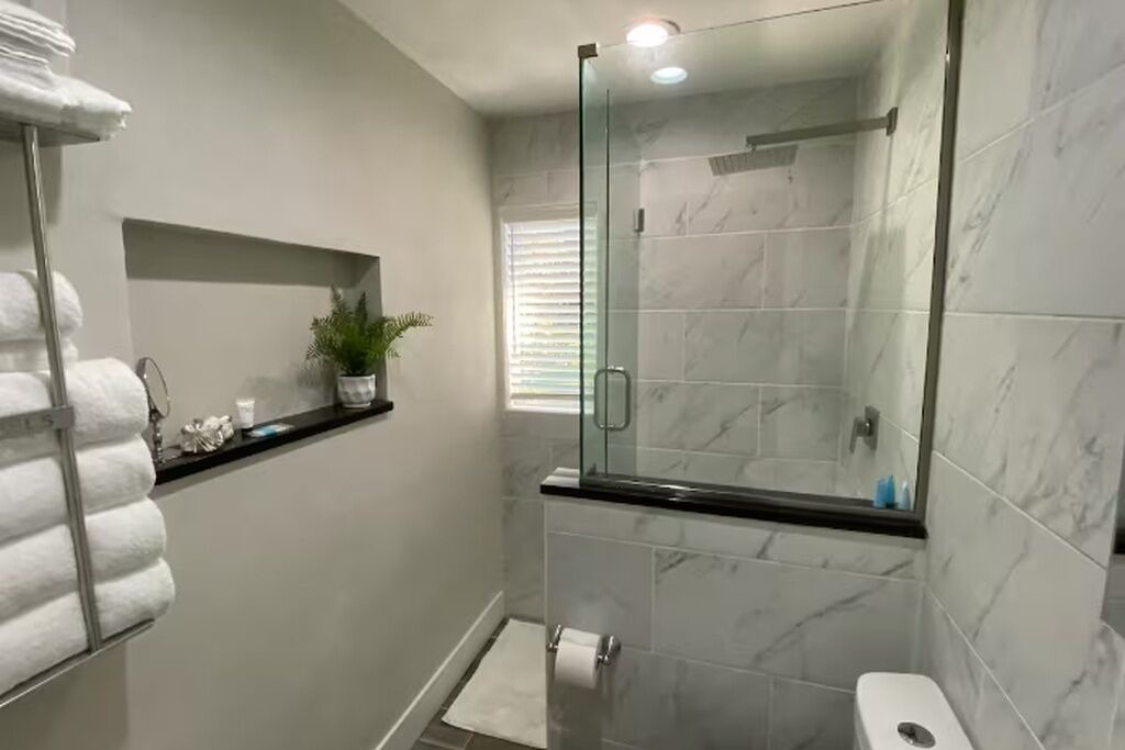 Photo of Bathroom in Plantation Estates