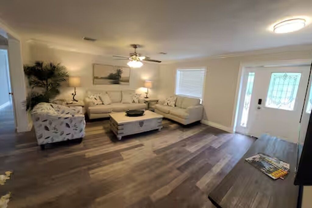 Photo of Livingroom in Plantation Estates