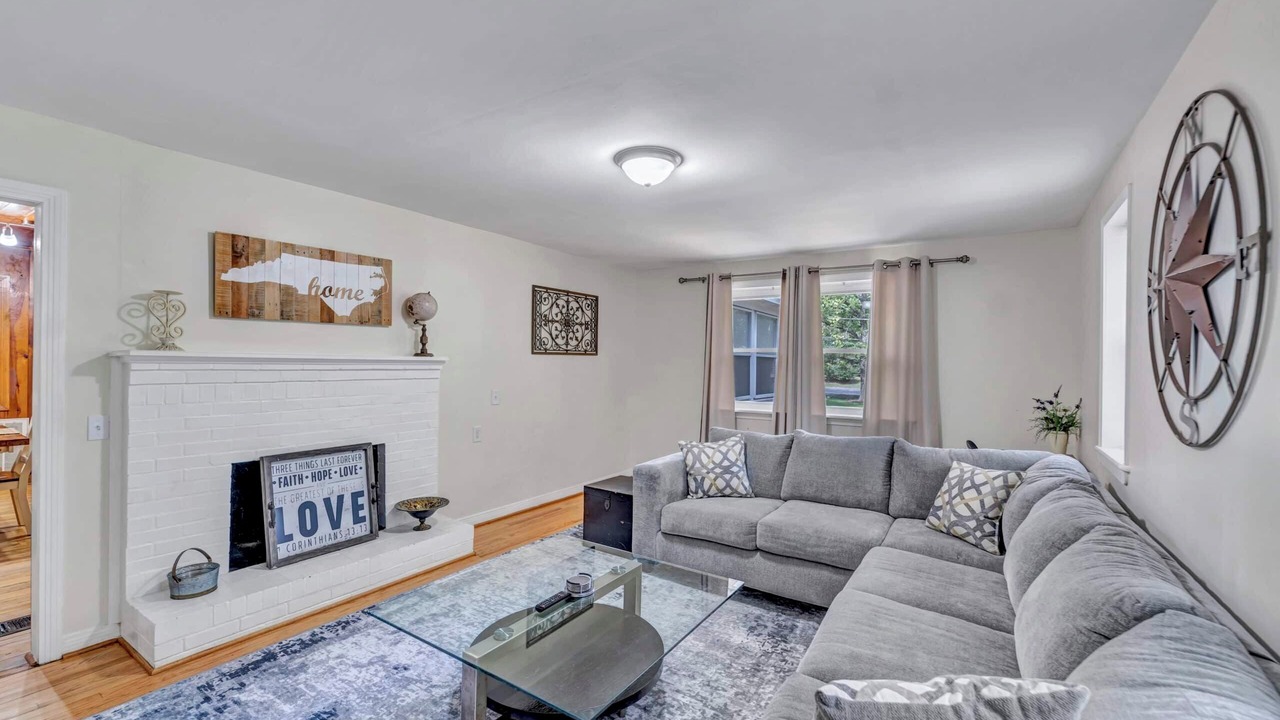 Photo of Livingroom in Raleigh