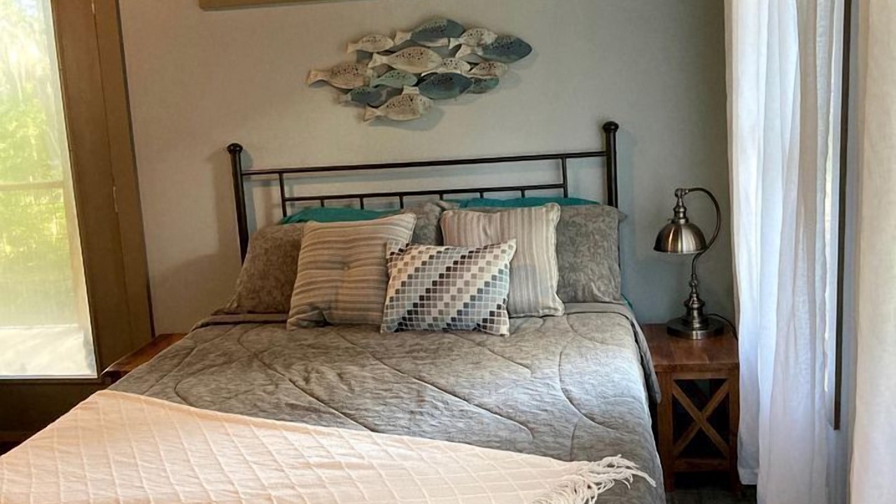 Photo of Bedroom in Midway