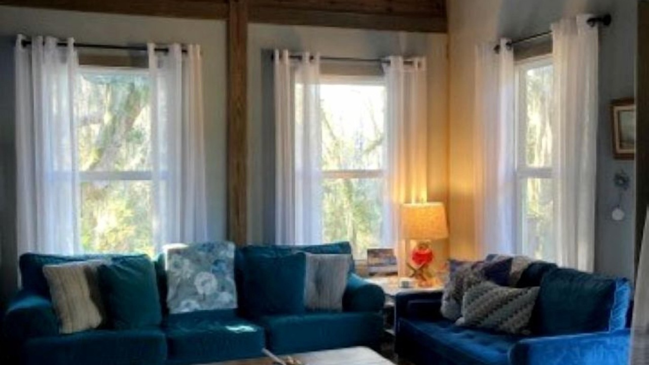 Photo of Livingroom in Midway