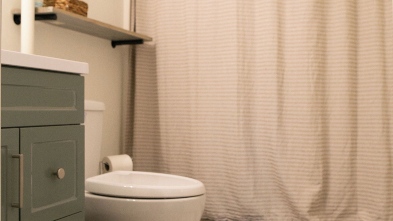 Photo of Bathroom in Thunderbolt