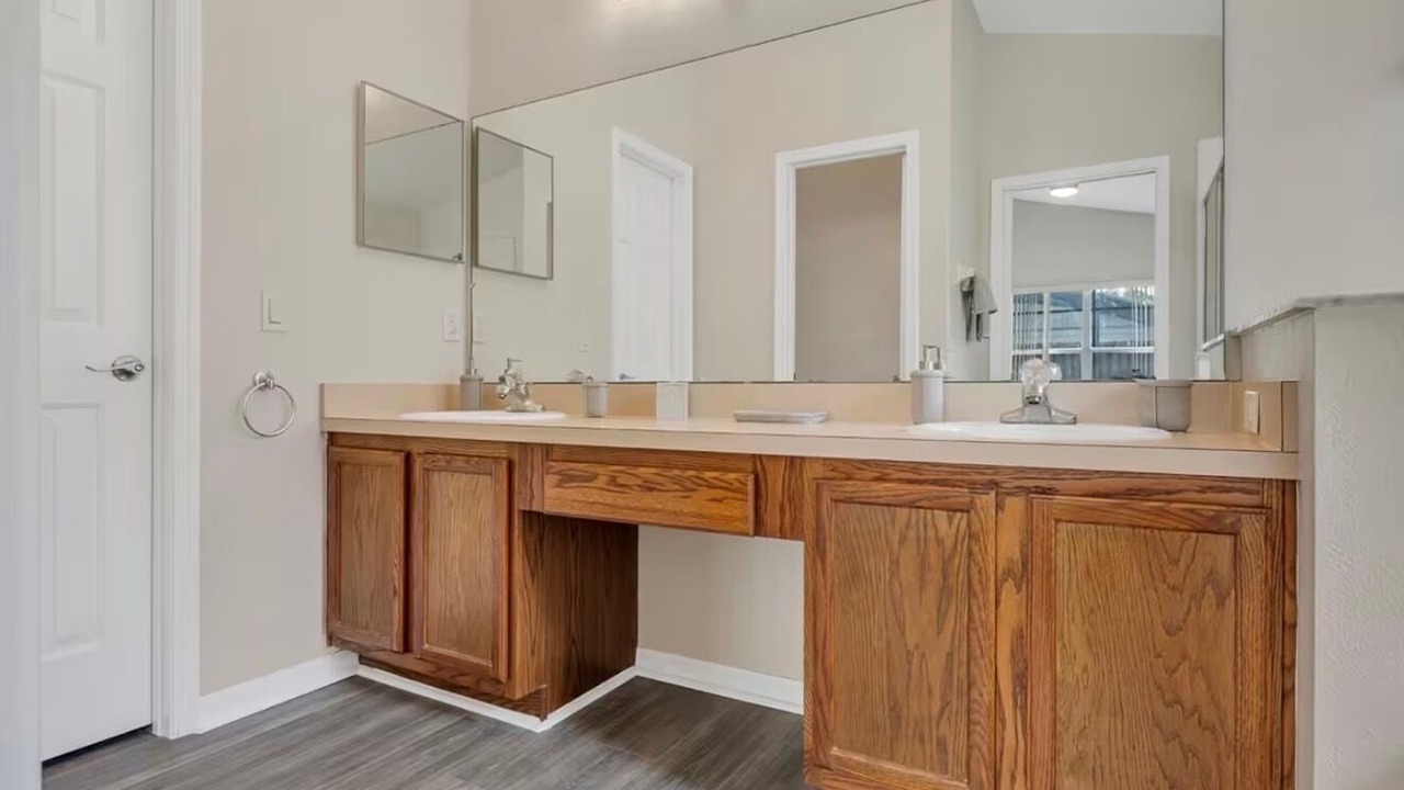 Photo of Bathroom in Eagle Pointe South