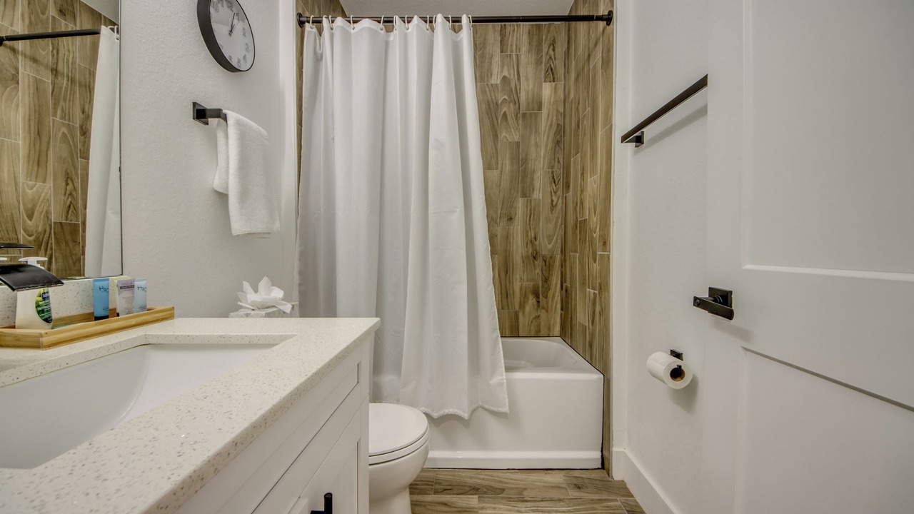 Photo of Bathroom in Mariner