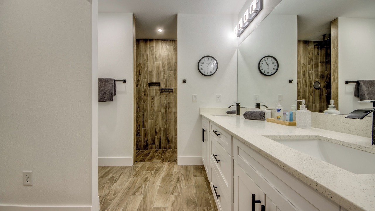 Photo of Bathroom in Mariner