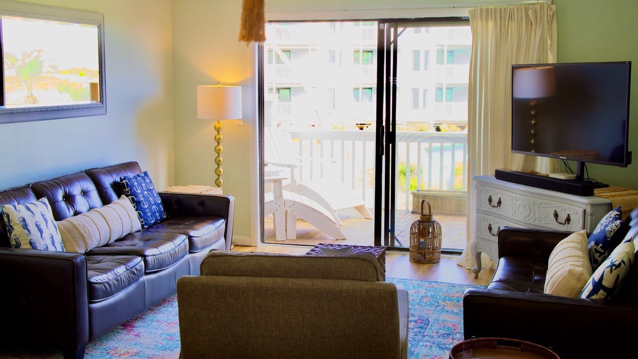 Photo of Livingroom in Oceanmarsh Subdivision