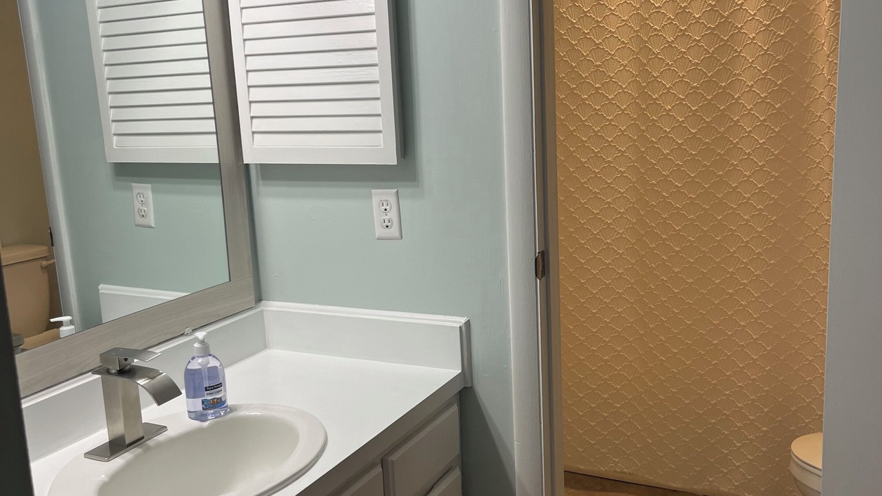 Photo of Bathroom in Oceanmarsh Subdivision