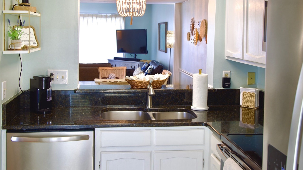Photo of Kitchen in Oceanmarsh Subdivision