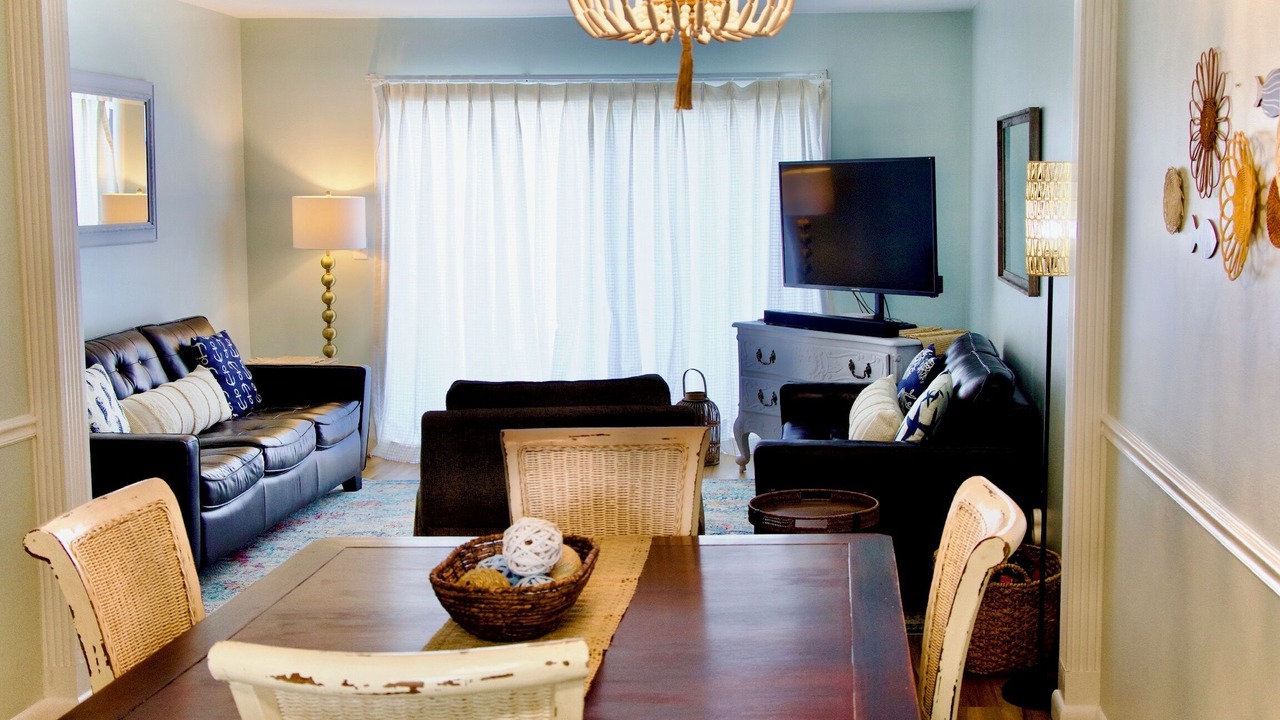 Photo of Livingroom in Oceanmarsh Subdivision