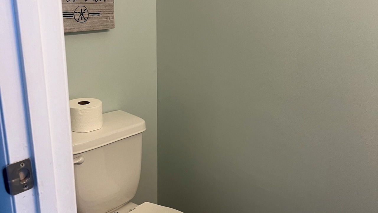 Photo of Bathroom in Oceanmarsh Subdivision