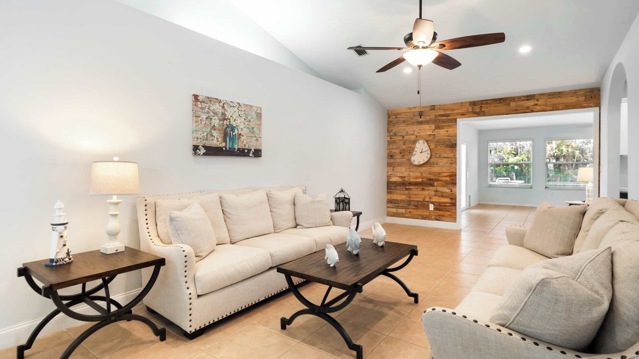 Photo of Livingroom in Sebastian Highlands