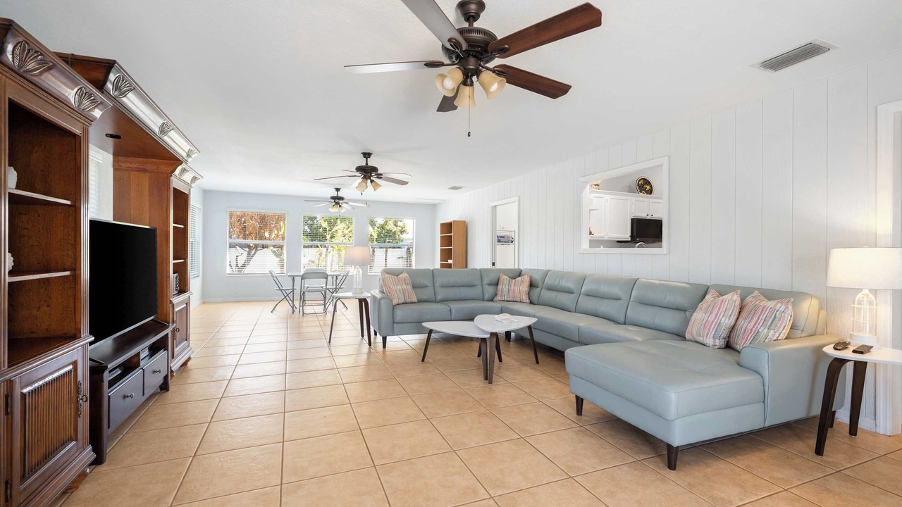 Photo of Livingroom in Sebastian Highlands
