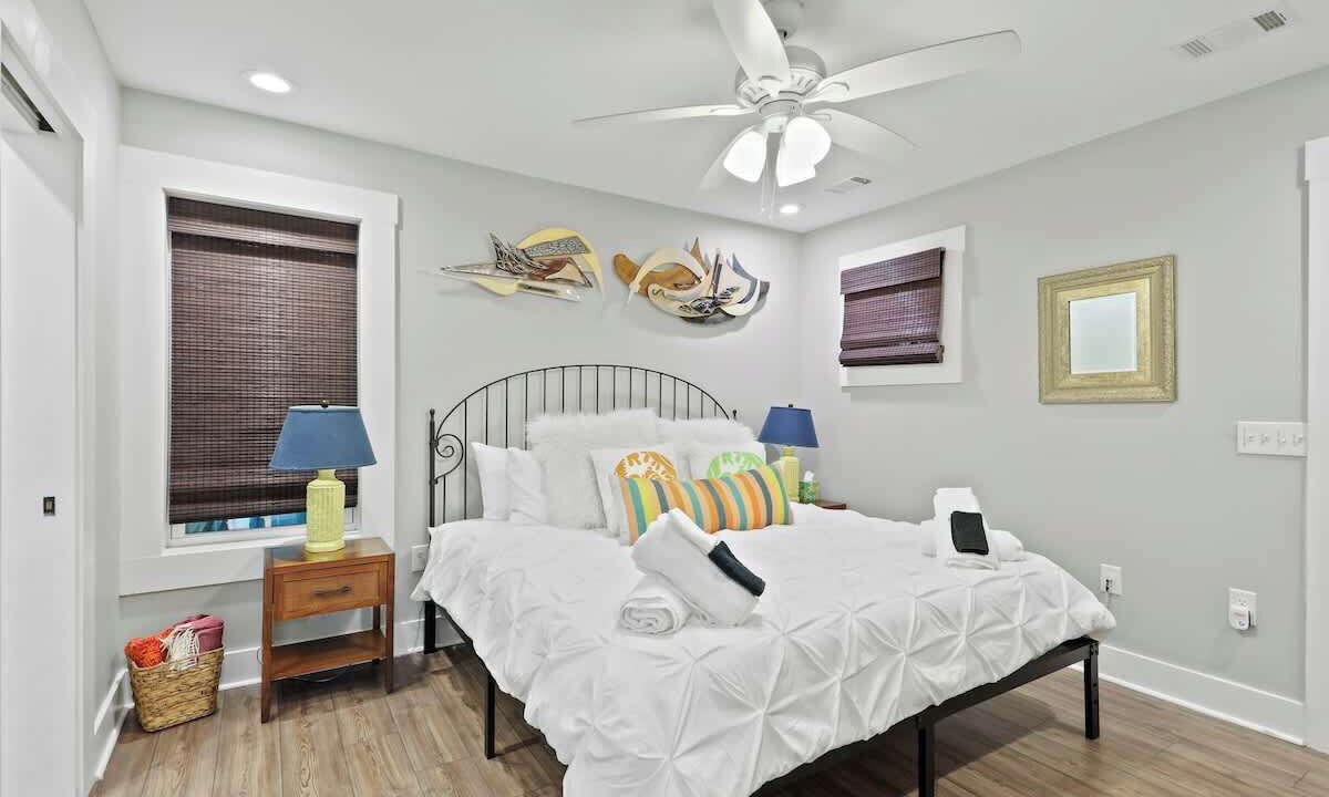 Photo of Bedroom in Isle of Hope Historic District