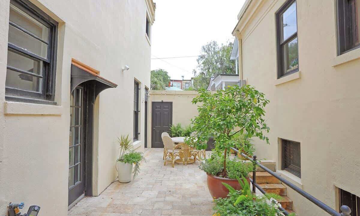 Photo of Patio Balcony in Savannah Victorian District