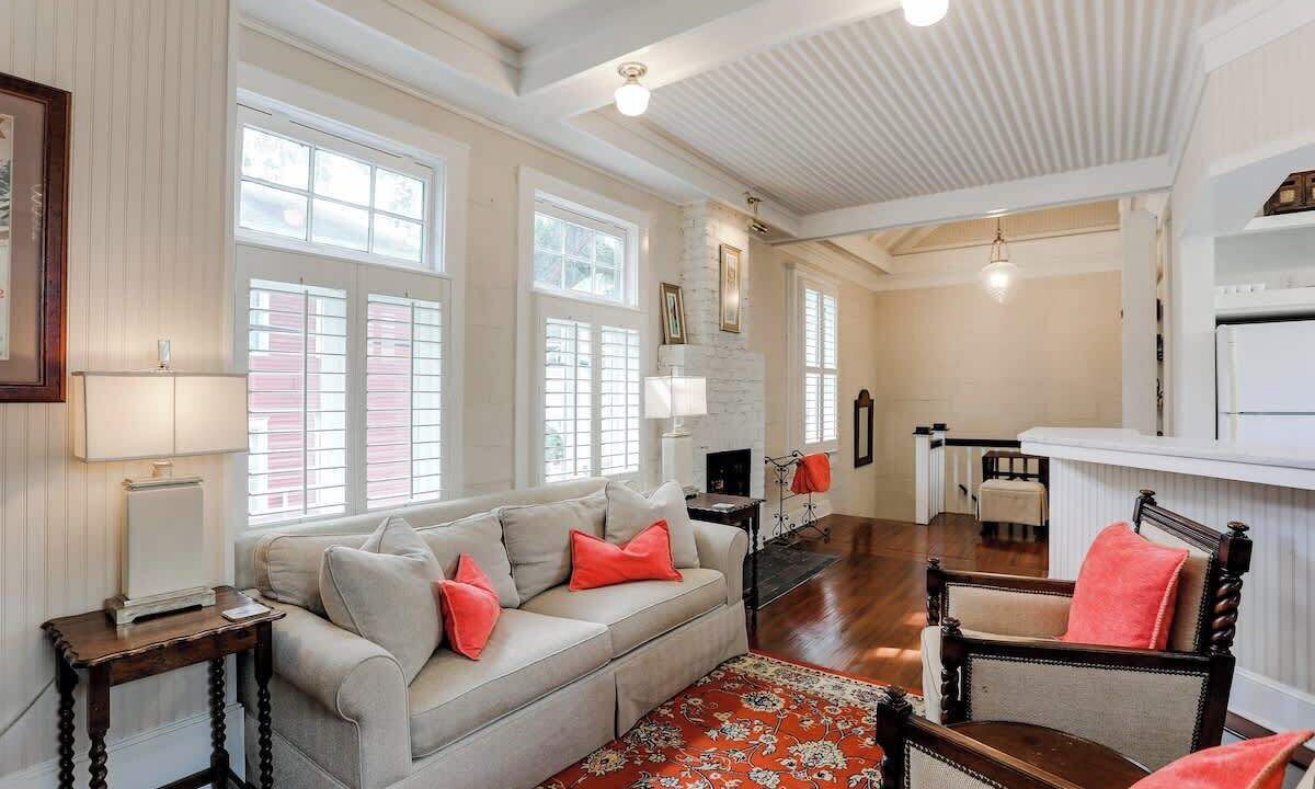 Photo of Livingroom in Savannah Victorian District