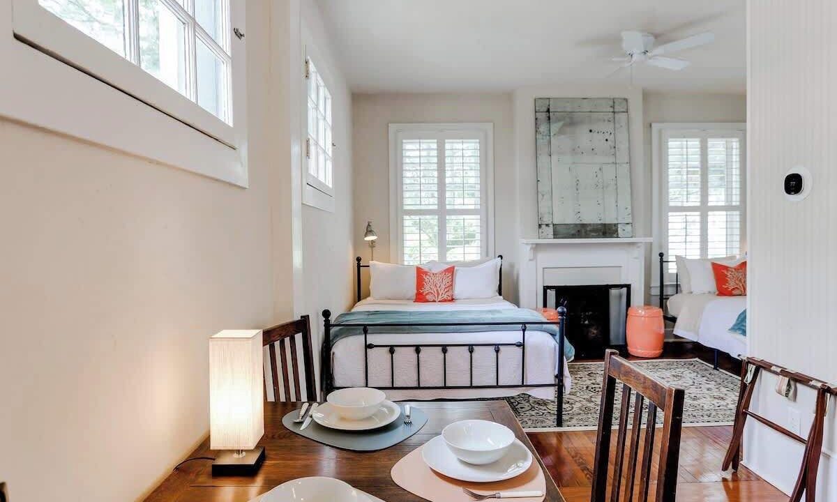 Photo of Bedroom in Savannah Victorian District