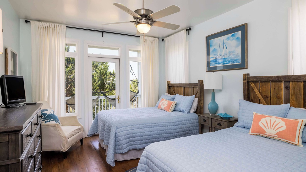 Photo of Bedroom in Oceanmarsh Subdivision