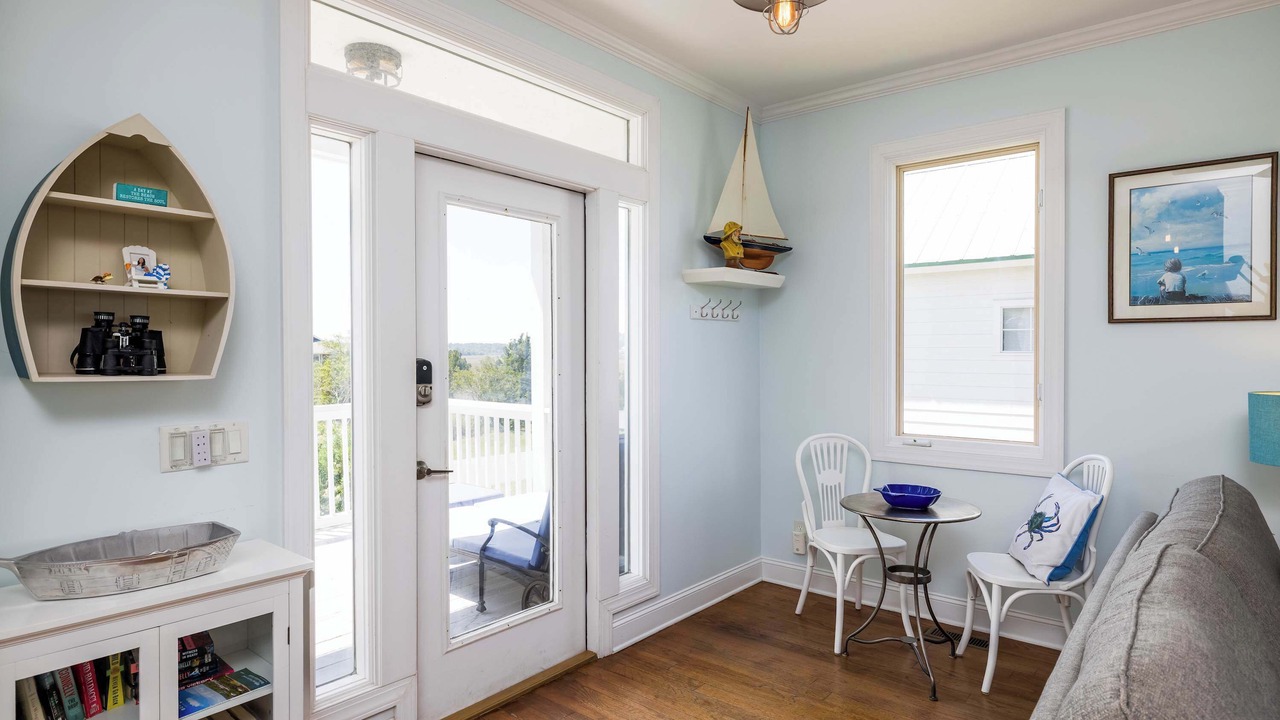 Photo of Livingroom in Oceanmarsh Subdivision