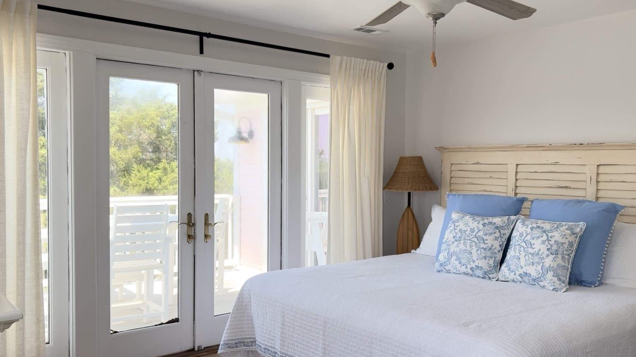 Photo of Bedroom in Oceanmarsh Subdivision