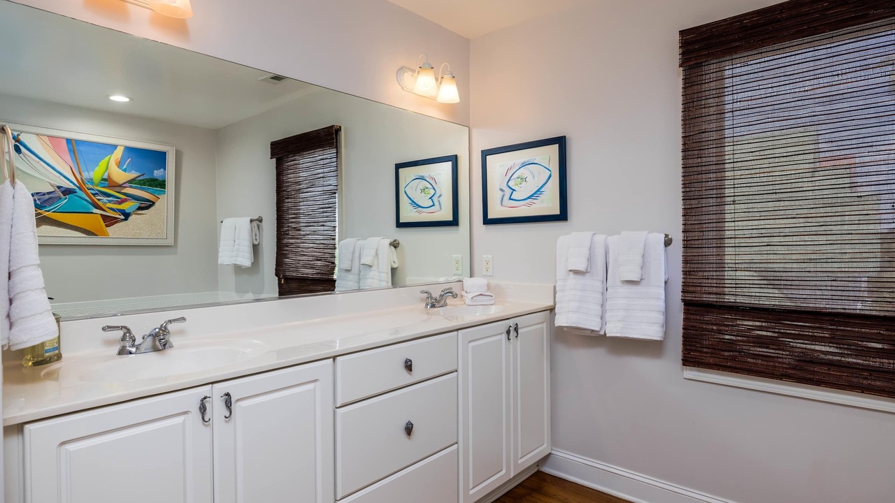 Photo of Bathroom in Oceanmarsh Subdivision