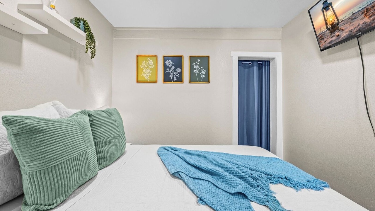 Photo of Bedroom in St. Petersburg - Clearwater