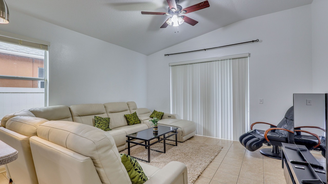 Photo of Livingroom in Riverview