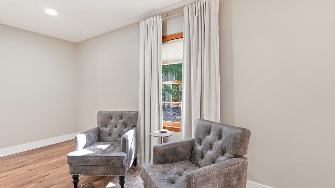 Photo of Livingroom in Eden