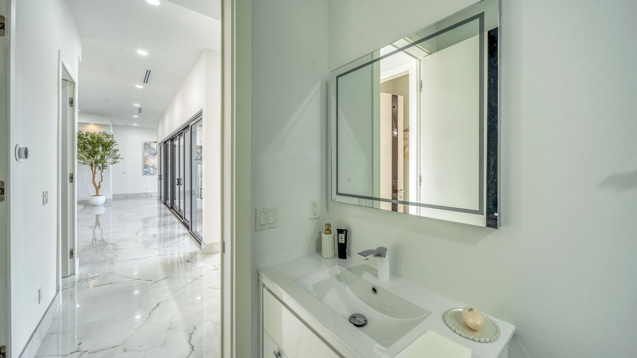 Photo of Bathroom in Mariner