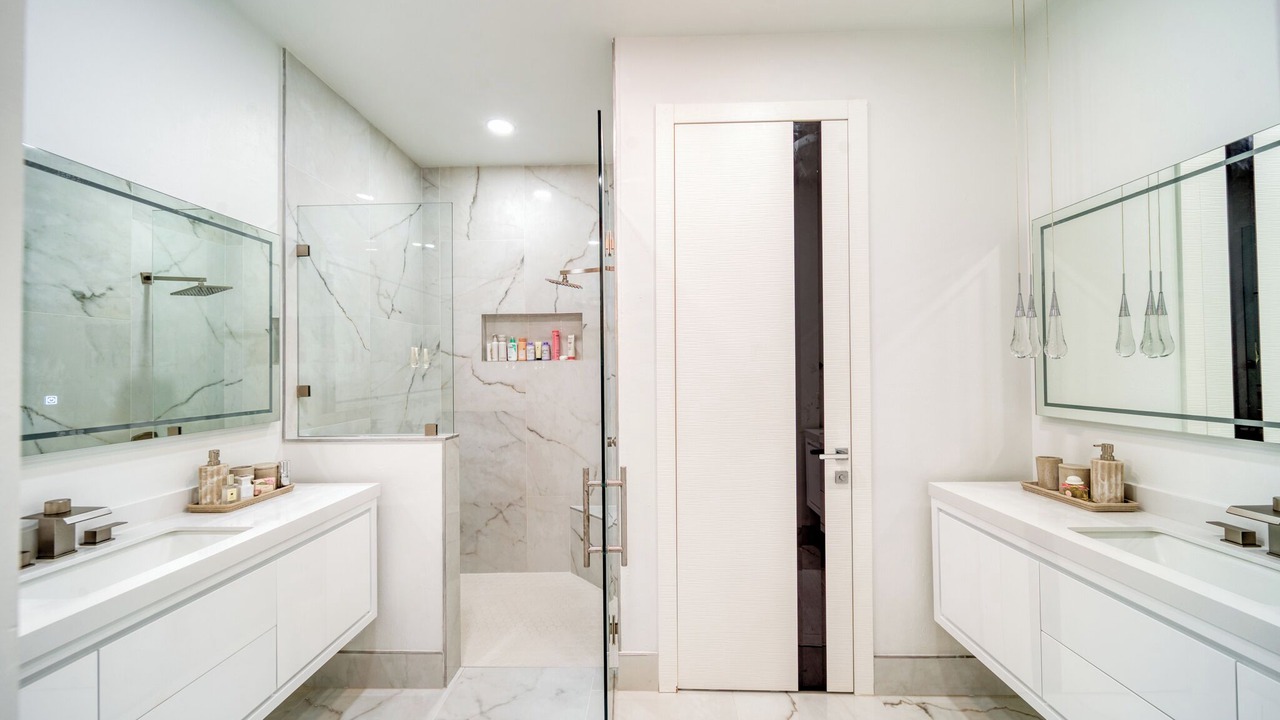 Photo of Bathroom in Mariner