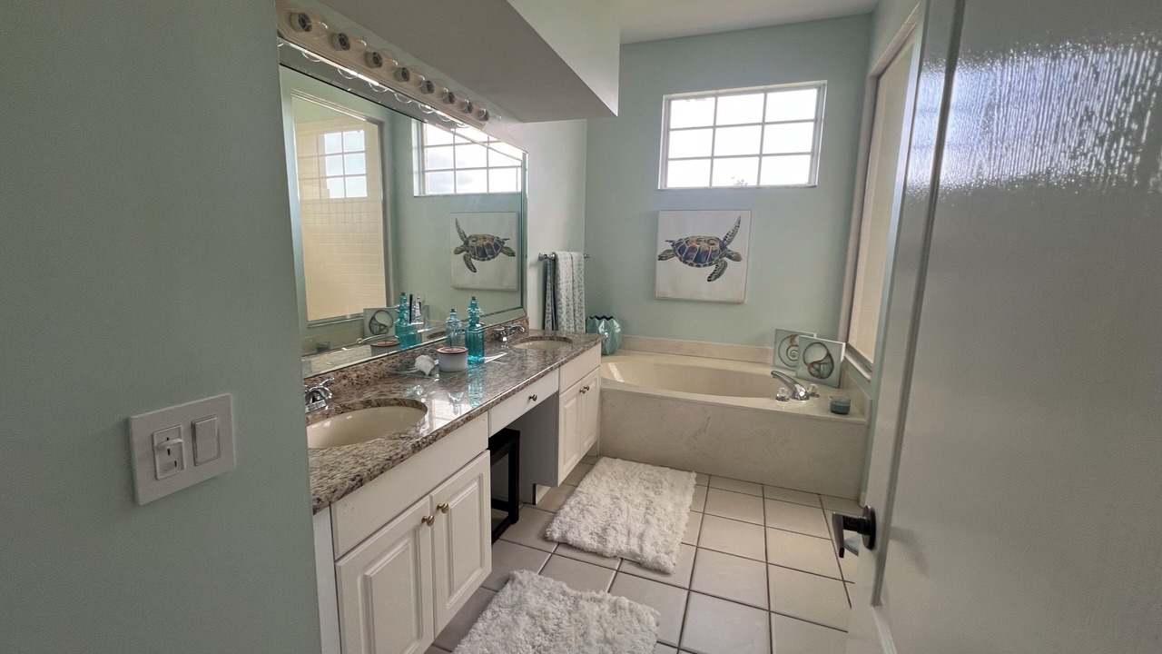 Photo of Bathroom in Lely Golf Estates