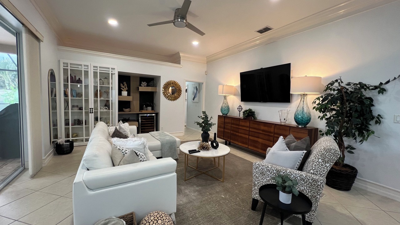 Photo of Livingroom in Lely Golf Estates