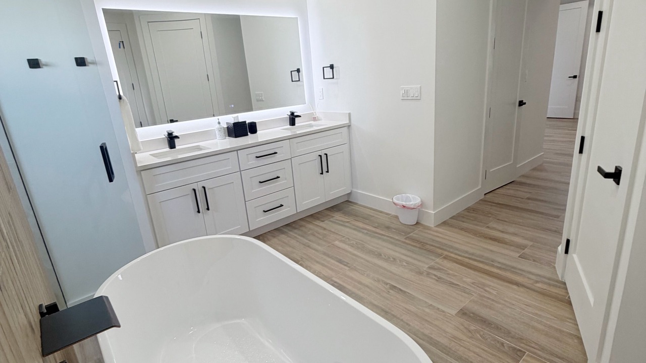 Photo of Bathroom in Trafalgar