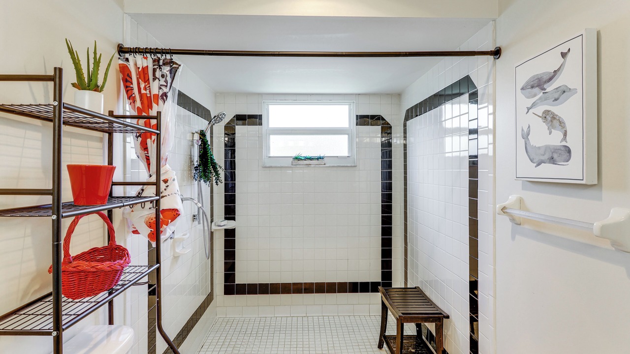 Photo of Bathroom in Lakewood Park