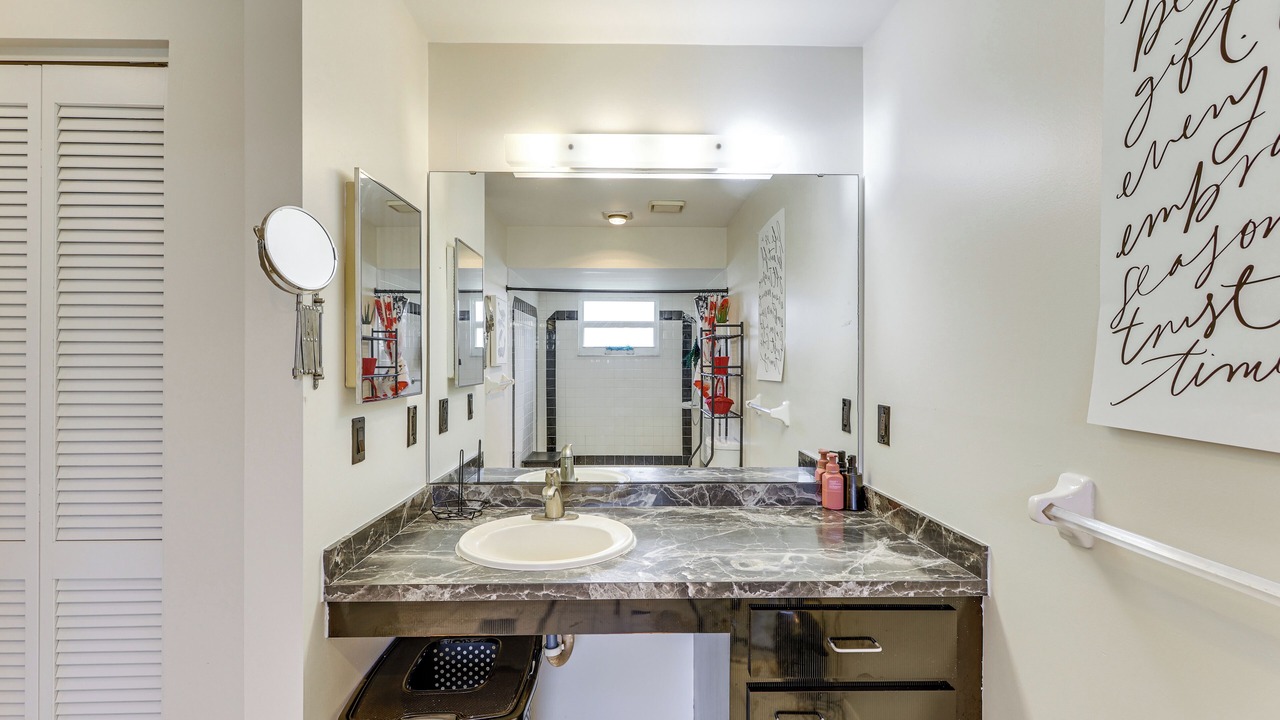 Photo of Bathroom in Lakewood Park