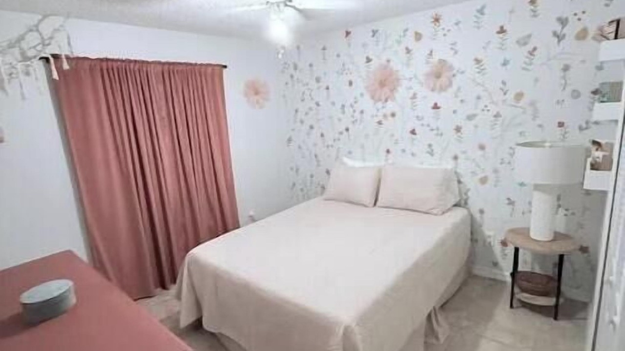 Photo of Bedroom in Plantation Estates