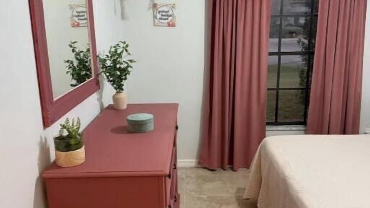 Photo of Bedroom in Plantation Estates