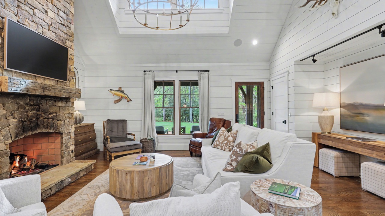 Photo of Livingroom in Cashiers