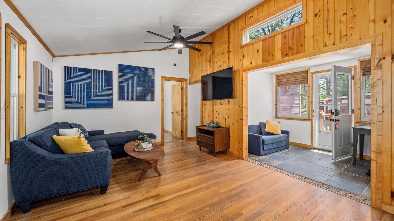 Photo of Livingroom in Hendersonville