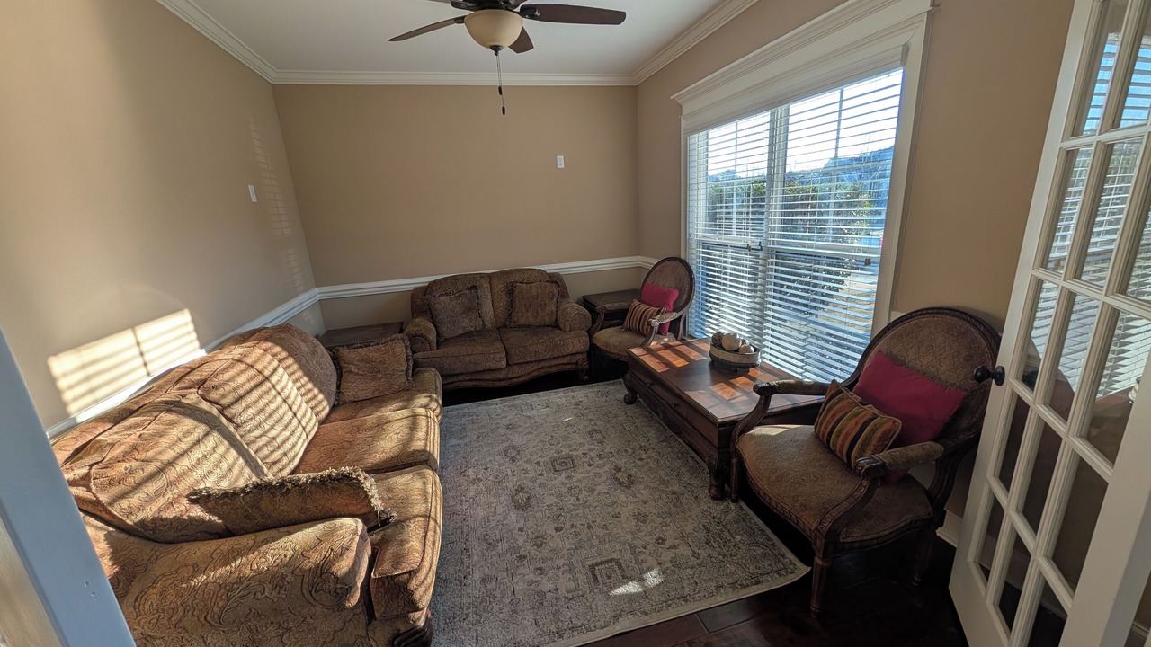 Photo of Livingroom in Evans