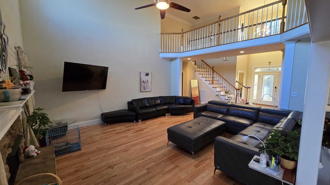 Photo of Livingroom in Evans