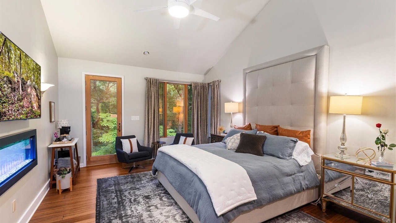 Photo of Livingroom in Mint Hill