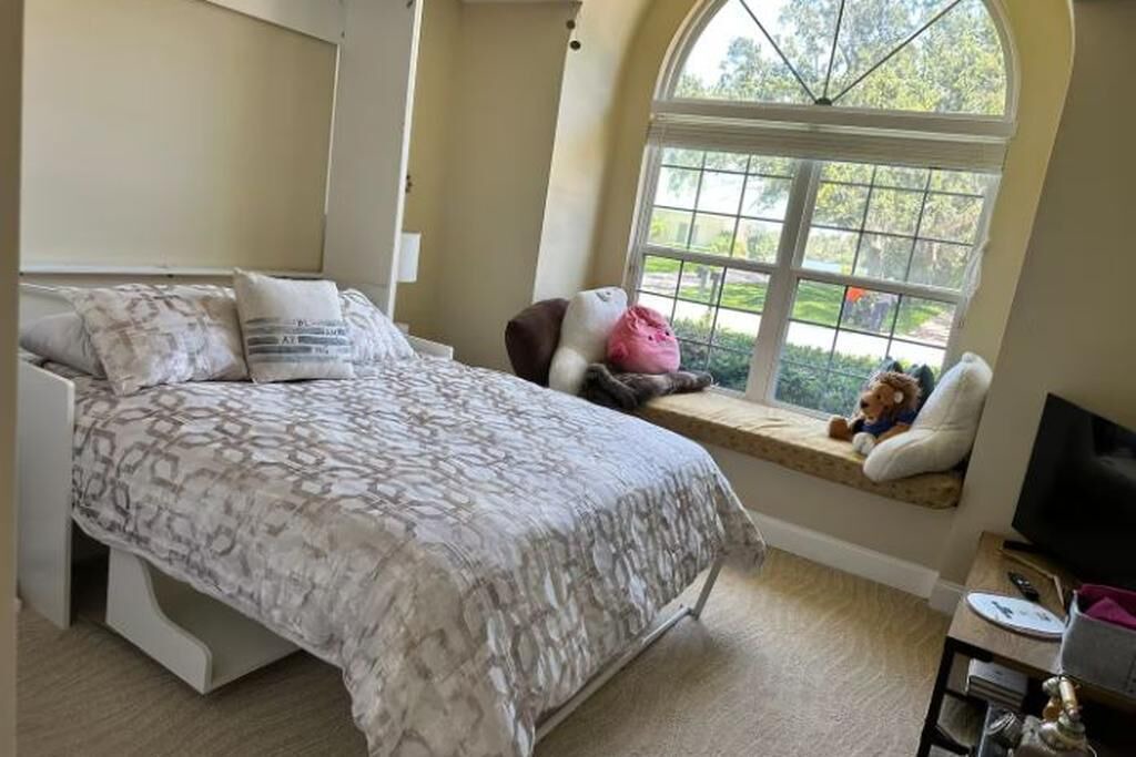 Photo of Bedroom in Orchid Isle Estates