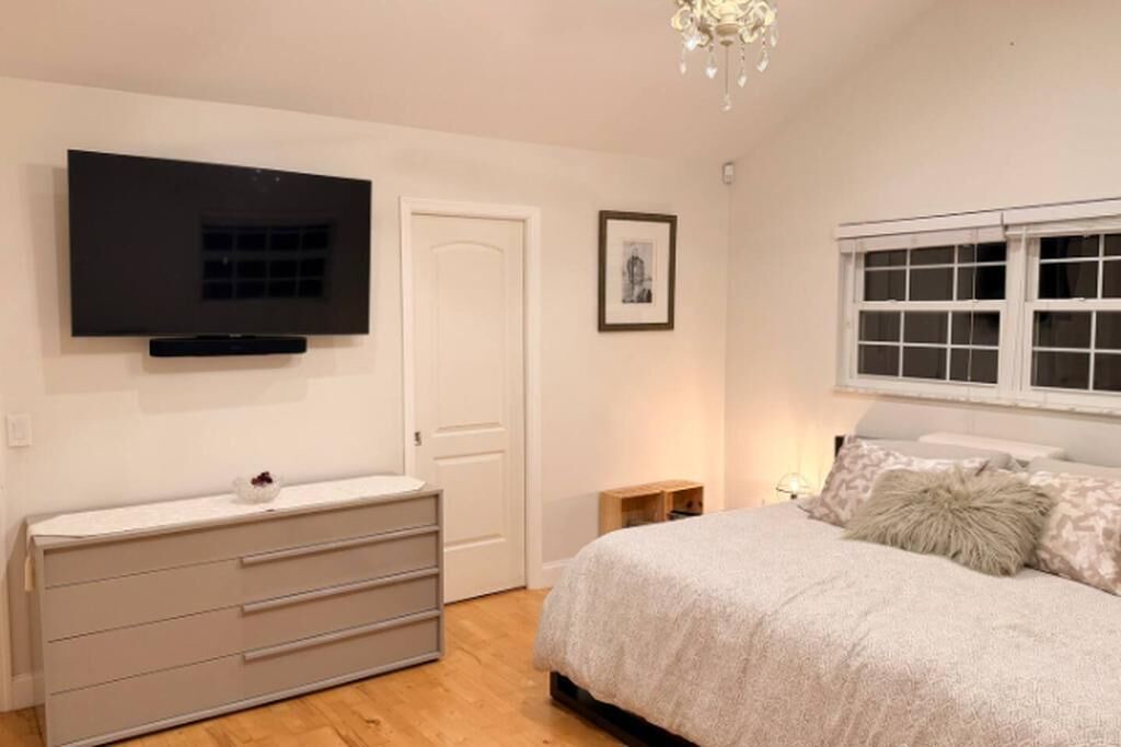 Photo of Bedroom in Orchid Isle Estates