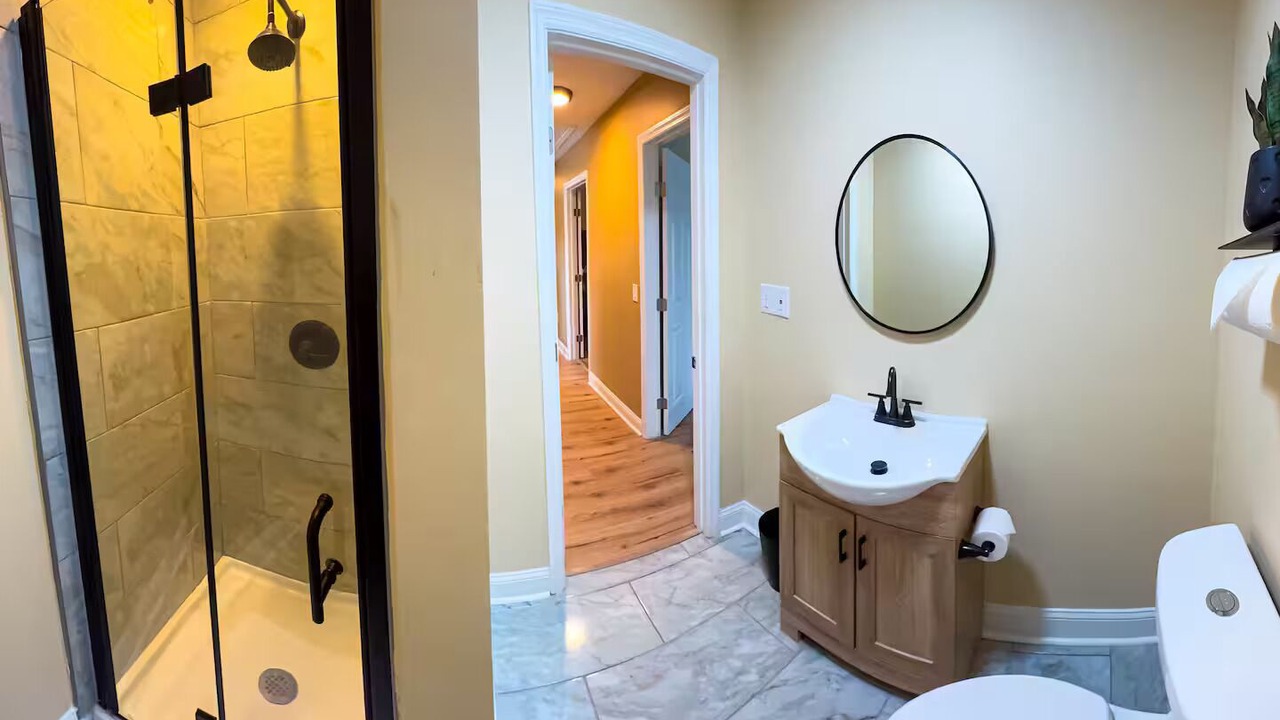 Photo of Bathroom in Thomas Square
