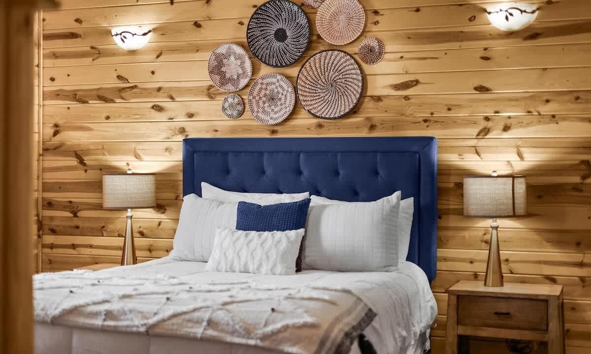 Photo of Bedroom in White Oak Lodge