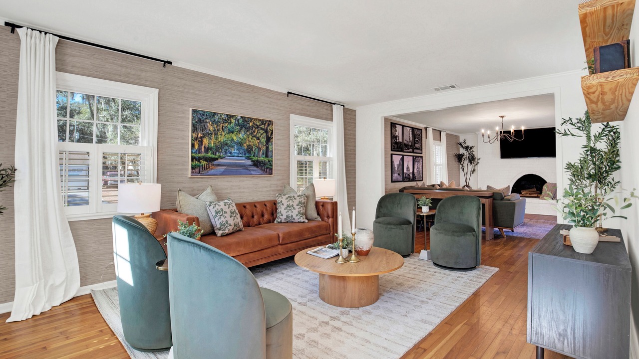 Photo of Livingroom in Whitemarsh Island