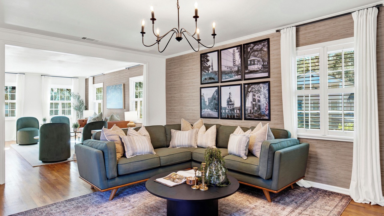 Photo of Livingroom in Whitemarsh Island