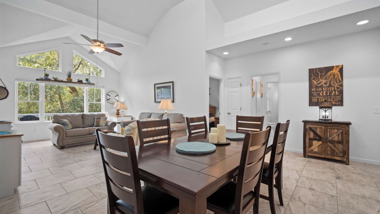Photo of Livingroom in Deer Lake